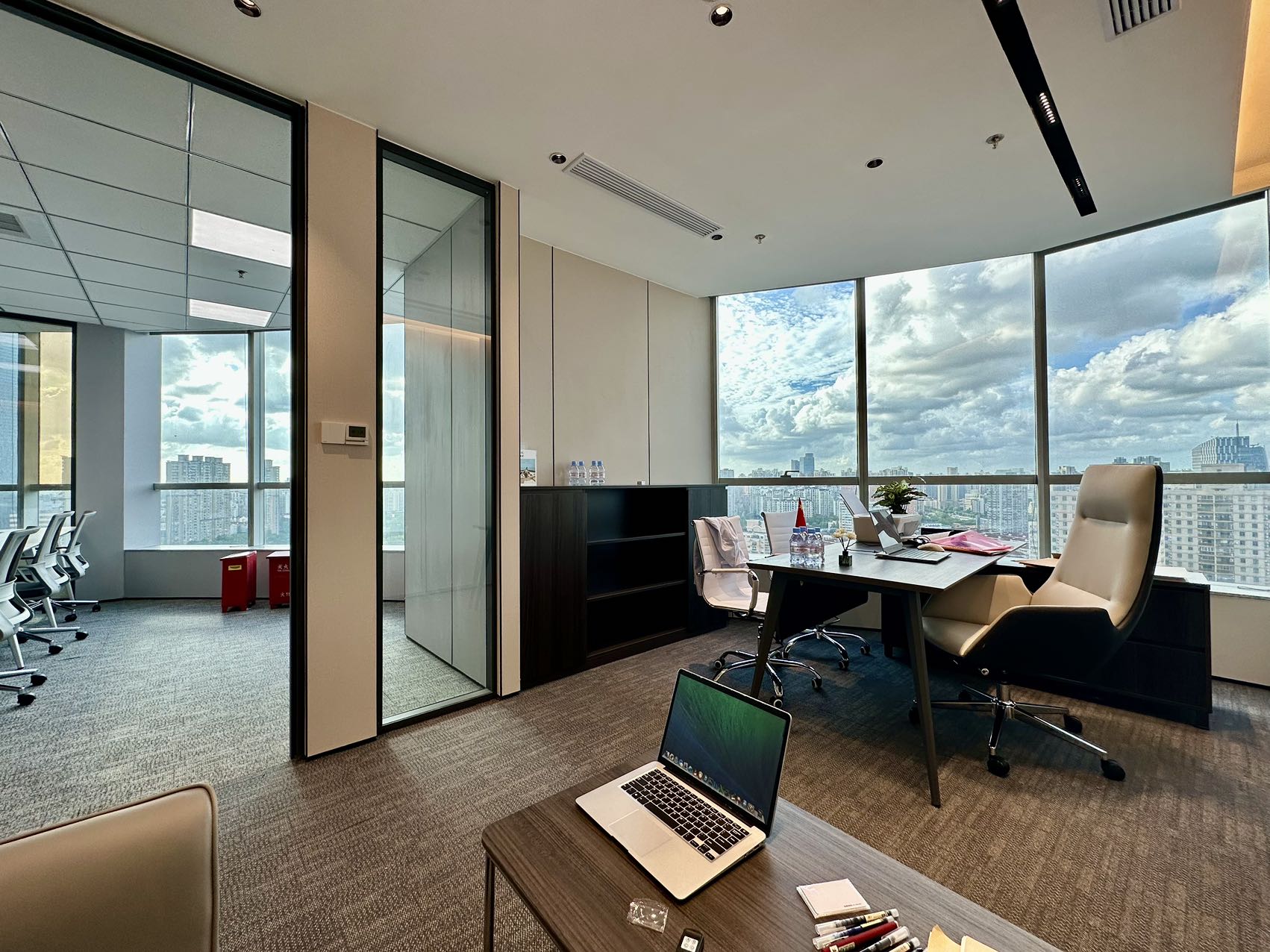 百亿税收写字楼出租&mdash;金虹桥国际中心